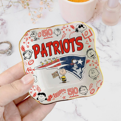 NE x NFL Premium NFL Snoopy Jewelry Dish 0406 DatND DVT
